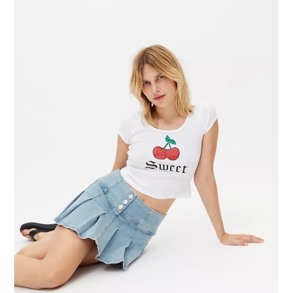 Baby tee - Picture 1 of 2